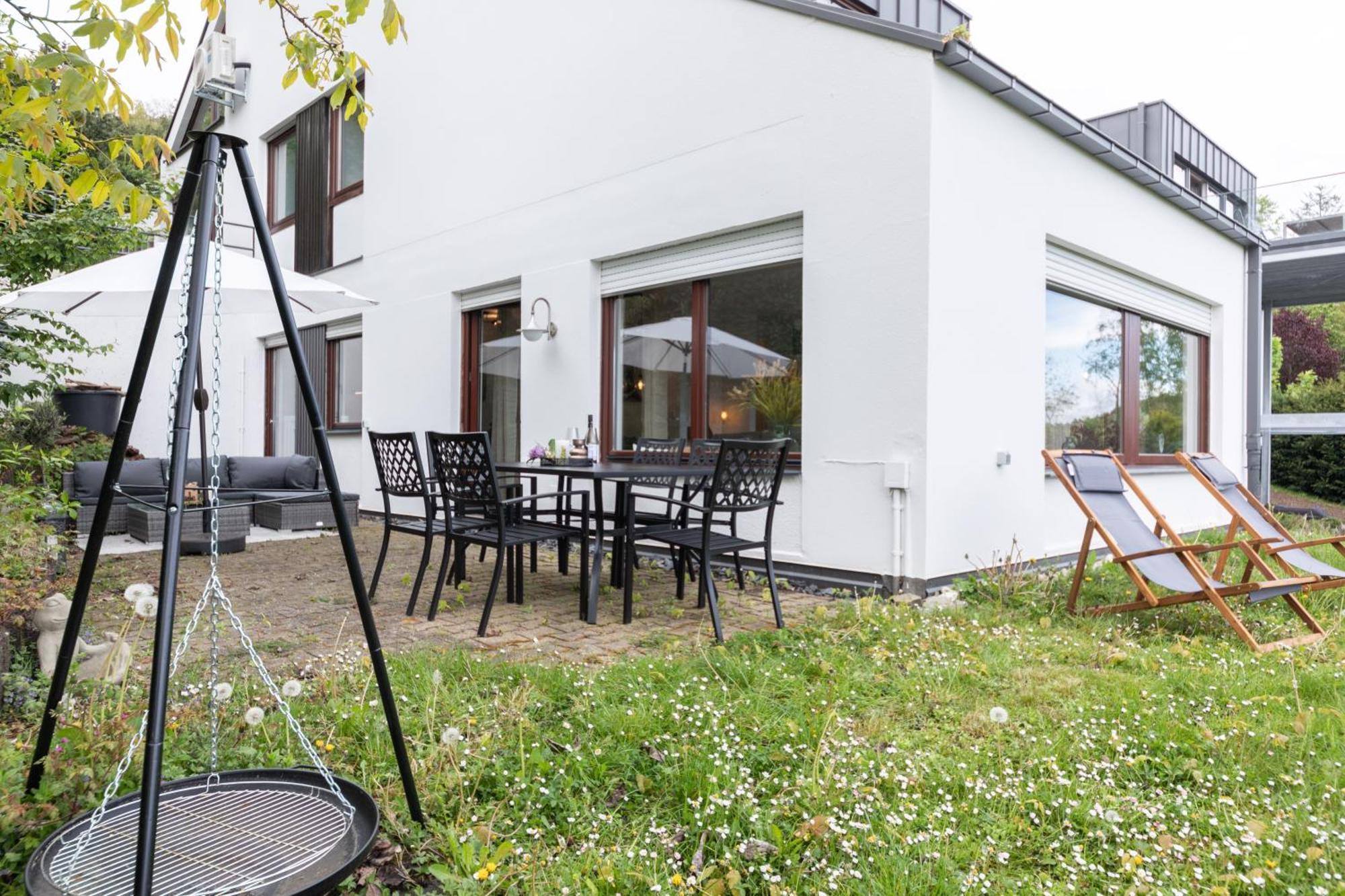Cozy II Luxurioes Moselview Terrasse Garten Netflix ไลเวน ภายนอก รูปภาพ